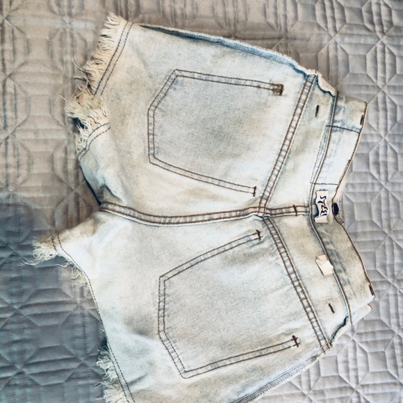 '80s Made in USA Jean Shorts - Picture 6 of 7